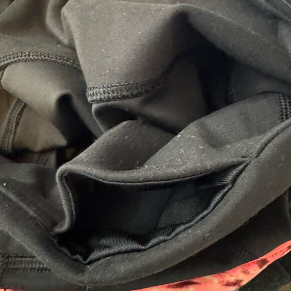 Yogalicious Lux Black Tribeca 7" Short NWOT Size XS - Picture 5 of 6